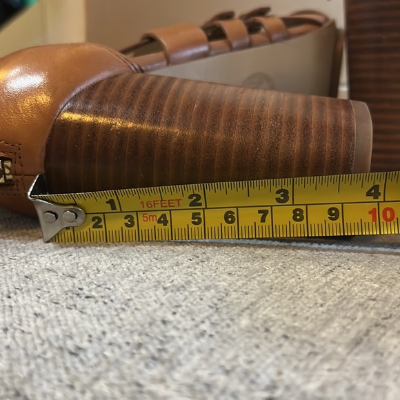 Michael Kors sandals 7.5 (fits like 7.5/8) - Picture 4 of 5